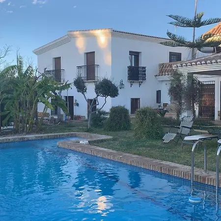 Cortijo De Don Victor * مْبيرا
